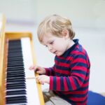 اهمیت موسیقی در رشد اولیه کودکی
